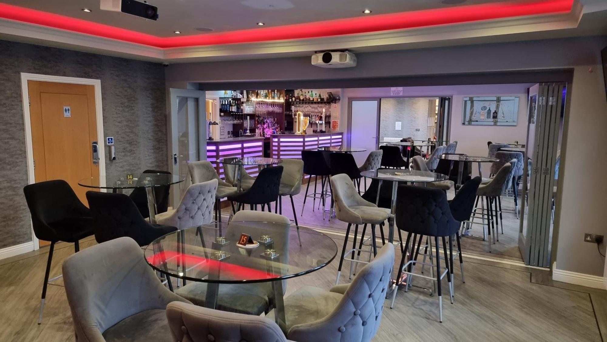The Avenue Hotel Ltd كليثروي المظهر الخارجي الصورة